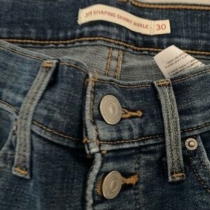 Levi's Classic Indigo Skinny Jeans